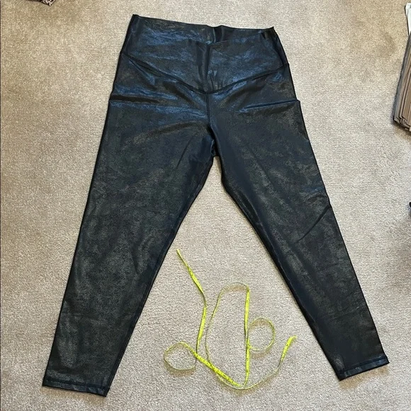 OFFLINE By Aerie Crossover Crackle Black Leggings XXL - Picture 3 of 9